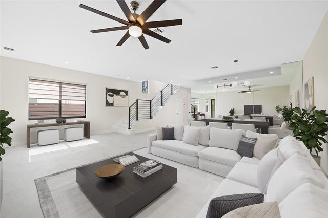 1215 N Victoria Park Rd, Fort Lauderdale, FL 33304