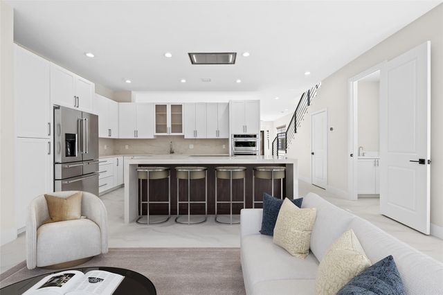 1215 N Victoria Park Rd, Fort Lauderdale, FL 33304