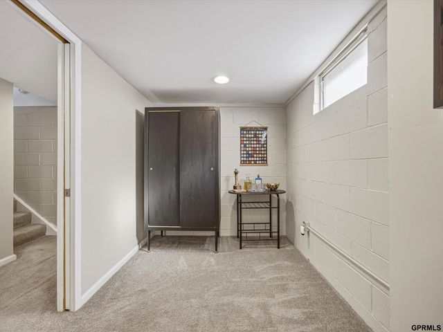 7352 S 72 Avenue, Omaha, NE 68128