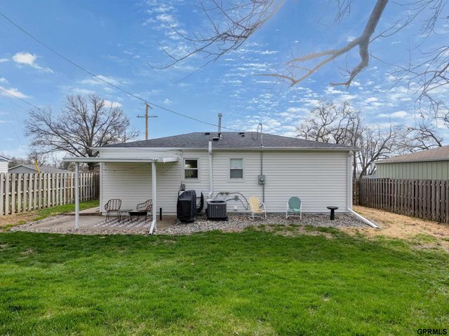 7352 S 72 Avenue, Omaha, NE 68128
