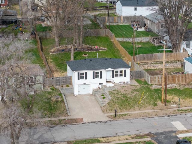 7352 S 72 Avenue, Omaha, NE 68128