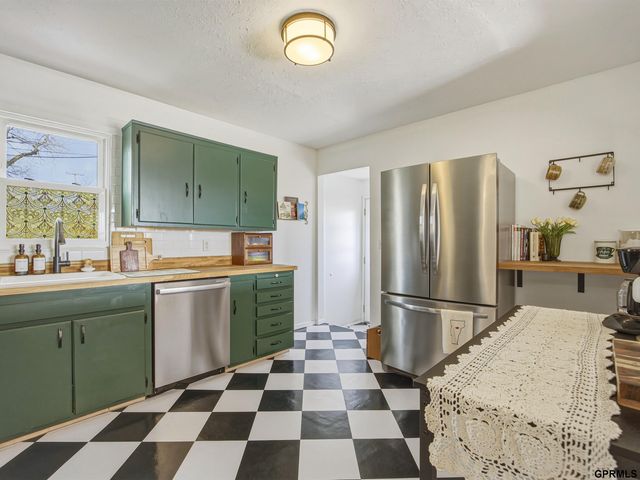 7352 S 72 Avenue, Omaha, NE 68128