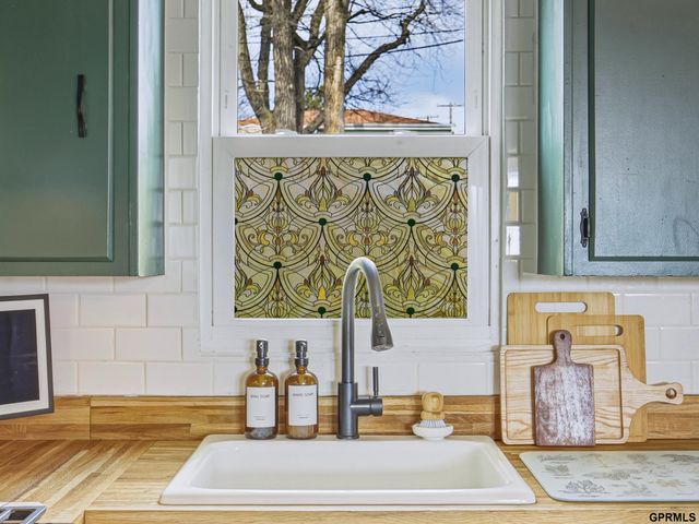 7352 S 72 Avenue, Omaha, NE 68128