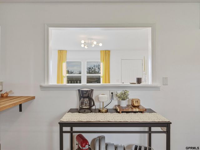 7352 S 72 Avenue, Omaha, NE 68128