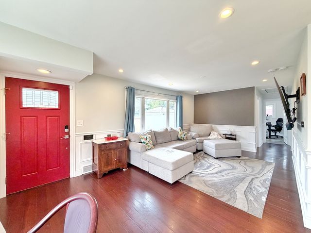 311 S Main Street, Mount Prospect, IL 60056