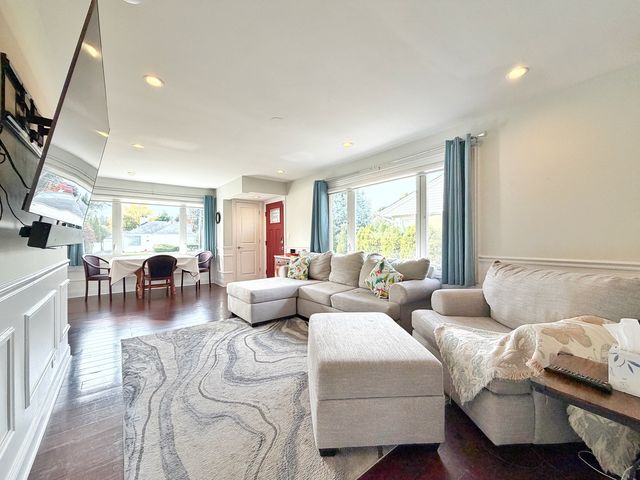 311 S Main Street, Mount Prospect, IL 60056