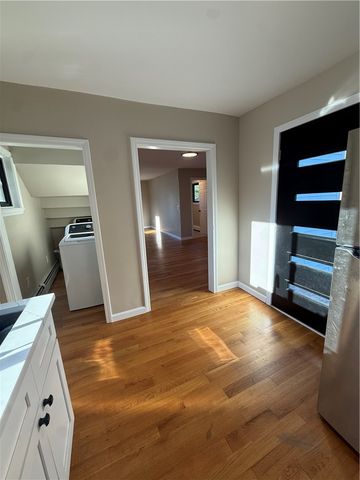 82 Middle Street, East Providence, RI 02915