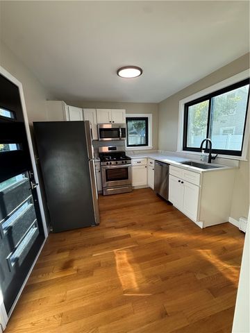 82 Middle Street, East Providence, RI 02915
