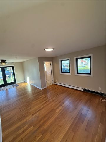 82 Middle Street, East Providence, RI 02915