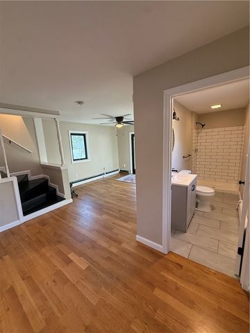 82 Middle Street, East Providence, RI 02915