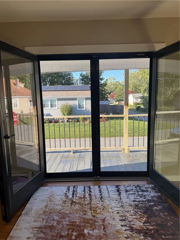 82 Middle Street, East Providence, RI 02915