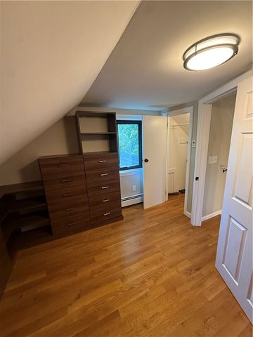 82 Middle Street, East Providence, RI 02915