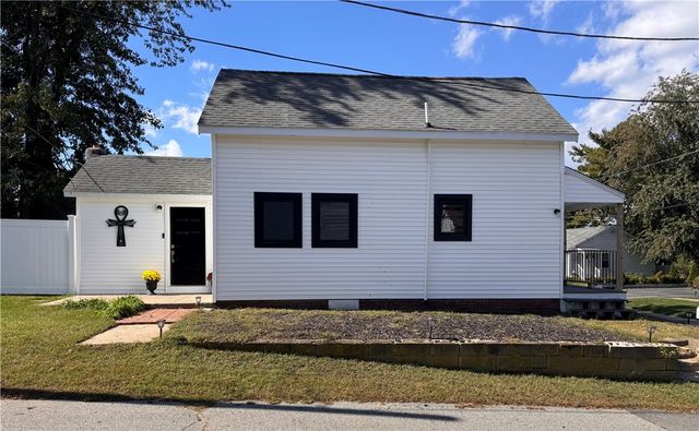 82 Middle Street, East Providence, RI 02915