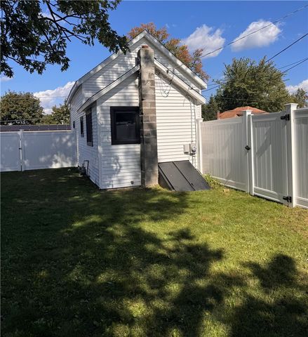 82 Middle Street, East Providence, RI 02915