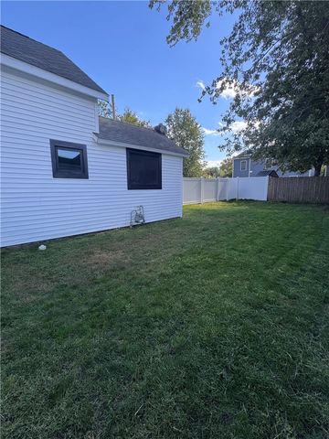 82 Middle Street, East Providence, RI 02915