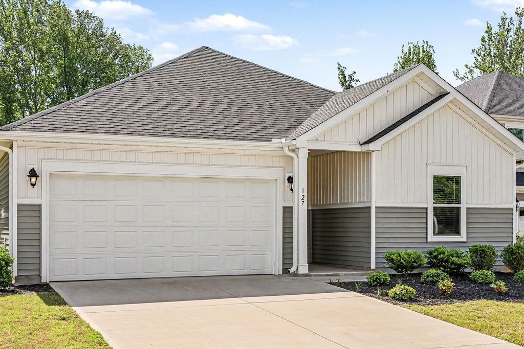 127 MAINSAIL Way, Spartanburg, SC 29306
