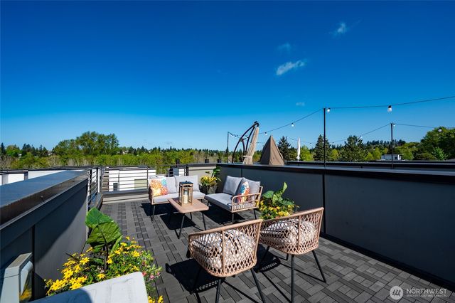 5044 A Sand Point Place NE, Seattle, WA 98105