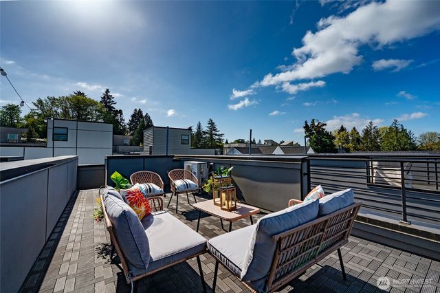 5044 A Sand Point Place NE, Seattle, WA 98105