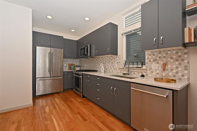 5044 A Sand Point Place NE, Seattle, WA 98105