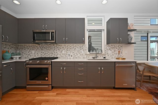5044 A Sand Point Place NE, Seattle, WA 98105