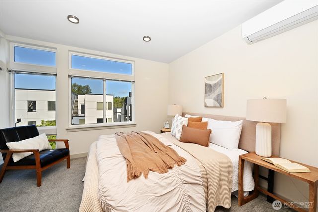 5044 A Sand Point Place NE, Seattle, WA 98105