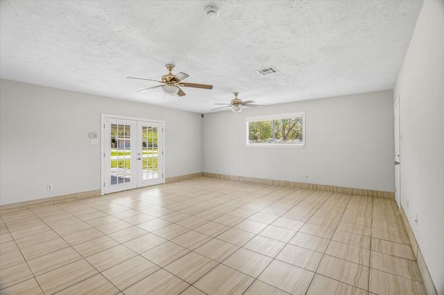 501 Ladd Street, Dayton, TX 77535