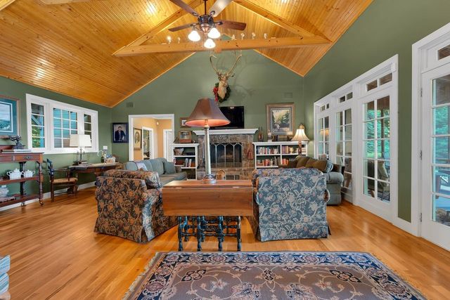 80 Unaka Dr, Monteagle, TN 37356