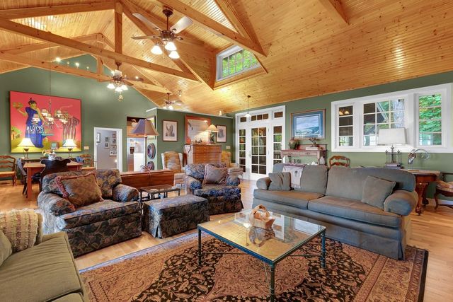 80 Unaka Dr, Monteagle, TN 37356