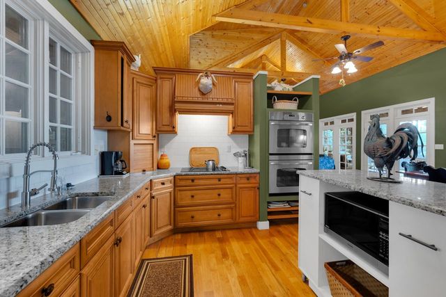 80 Unaka Dr, Monteagle, TN 37356
