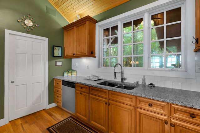 80 Unaka Dr, Monteagle, TN 37356