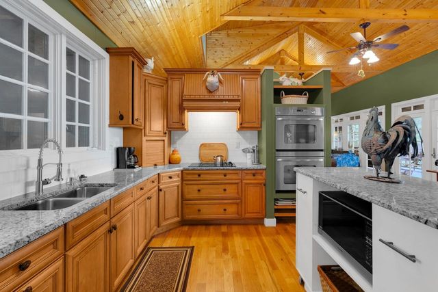 80 Unaka Dr, Monteagle, TN 37356