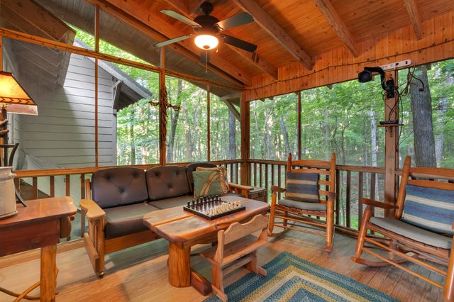 80 Unaka Dr, Monteagle, TN 37356