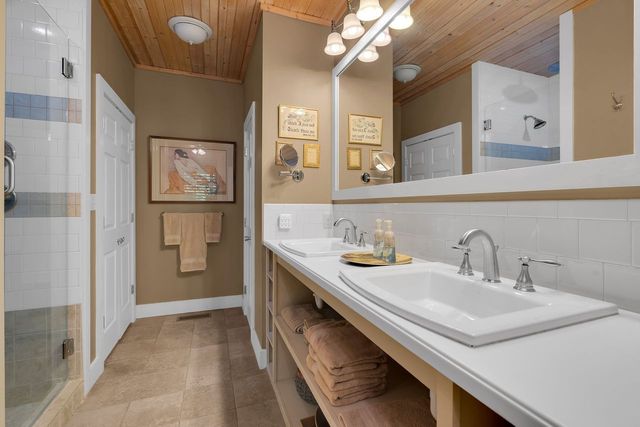 80 Unaka Dr, Monteagle, TN 37356