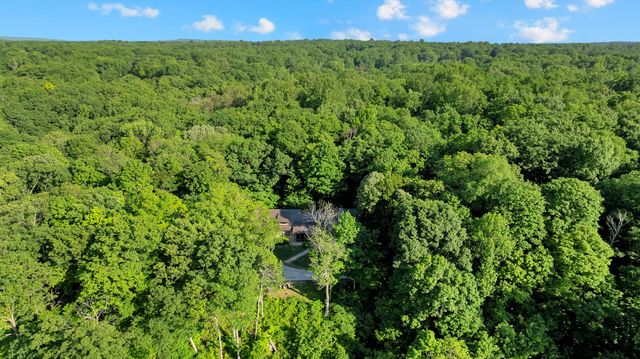 80 Unaka Dr, Monteagle, TN 37356