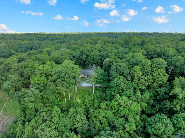 80 Unaka Dr, Monteagle, TN 37356