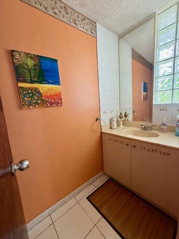 1 URB LAS QUINTAS D 5, Bayamon, PR 00956