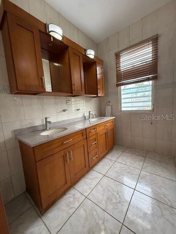 1 URB LAS QUINTAS D 5, Bayamon, PR 00956