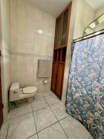 1 URB LAS QUINTAS D 5, Bayamon, PR 00956