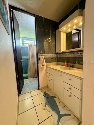 1 URB LAS QUINTAS D 5, Bayamon, PR 00956