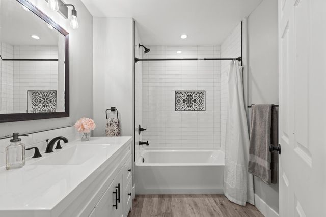 7360 Gardner Ave, Sacramento, CA 95828