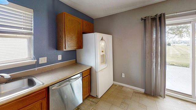 3881 White Cliff Way, Whitestown, IN 46075