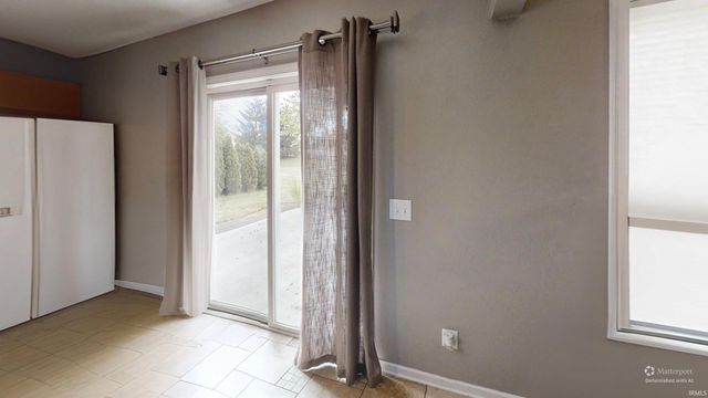 3881 White Cliff Way, Whitestown, IN 46075
