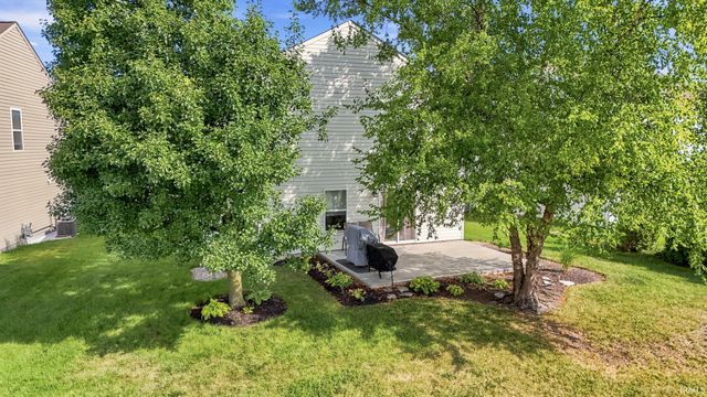 3881 White Cliff Way, Whitestown, IN 46075