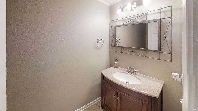 3881 White Cliff Way, Whitestown, IN 46075