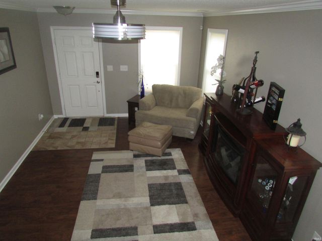 3881 White Cliff Way, Whitestown, IN 46075
