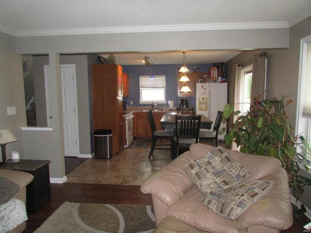 3881 White Cliff Way, Whitestown, IN 46075