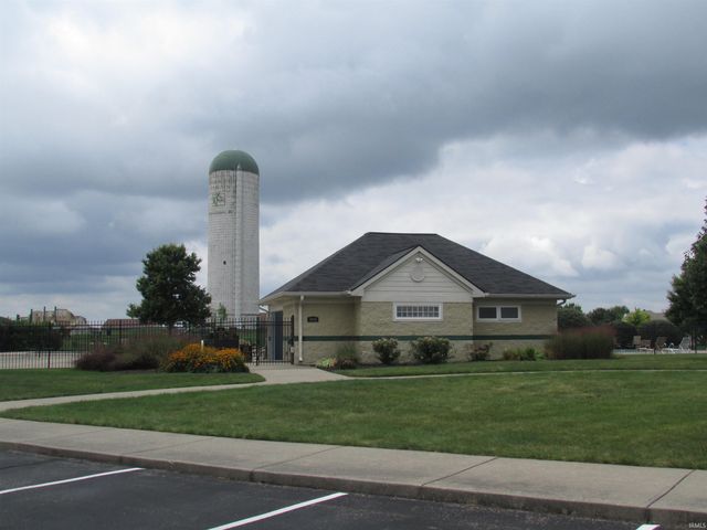 3881 White Cliff Way, Whitestown, IN 46075