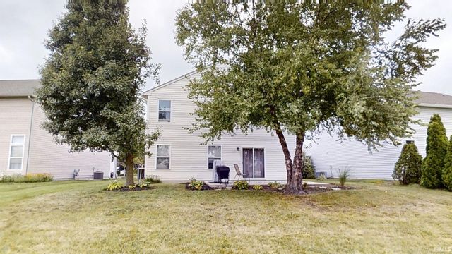 3881 White Cliff Way, Whitestown, IN 46075
