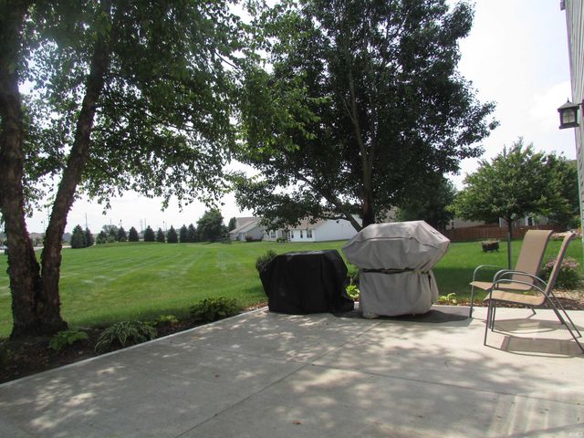 3881 White Cliff Way, Whitestown, IN 46075