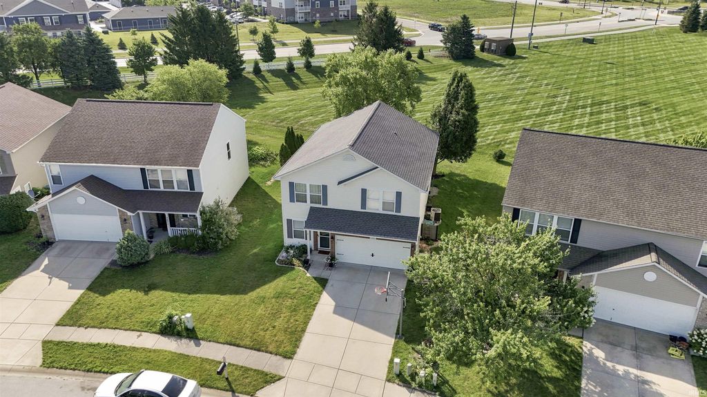 3881 White Cliff Way, Whitestown, IN 46075